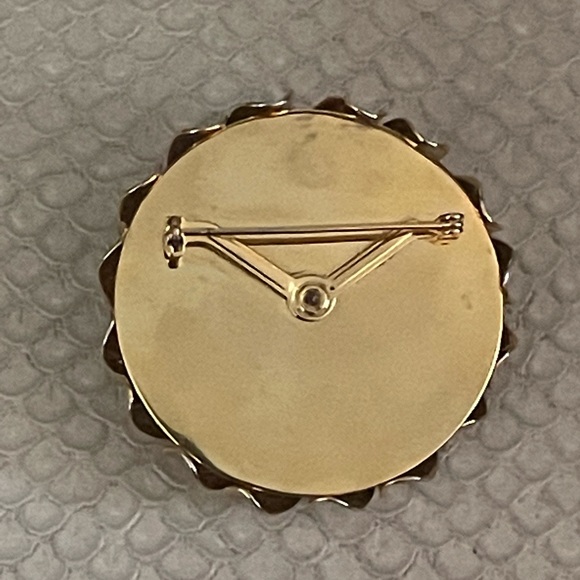 GOLD TONE, VINTAGE, SPARKLING, CLEAR, RHINESTONES, ROUND FLOWER BROOCH STUNNING! - Picture 5 of 5